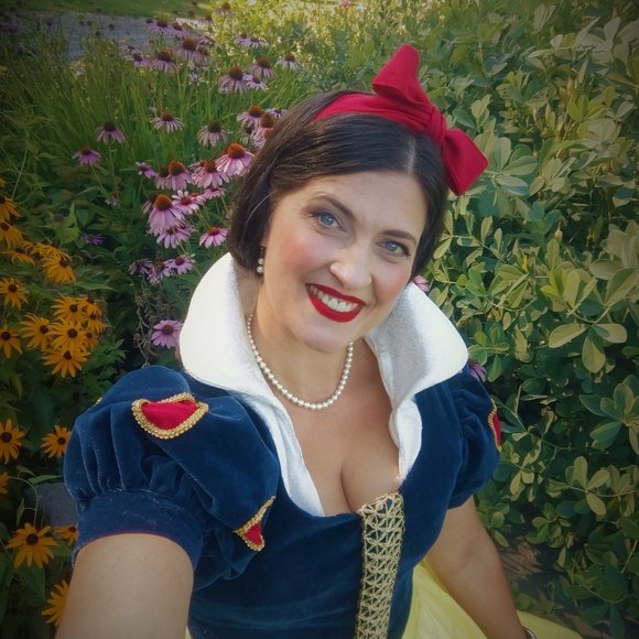 Meet your Posher, Kate - Picture 2 of 11